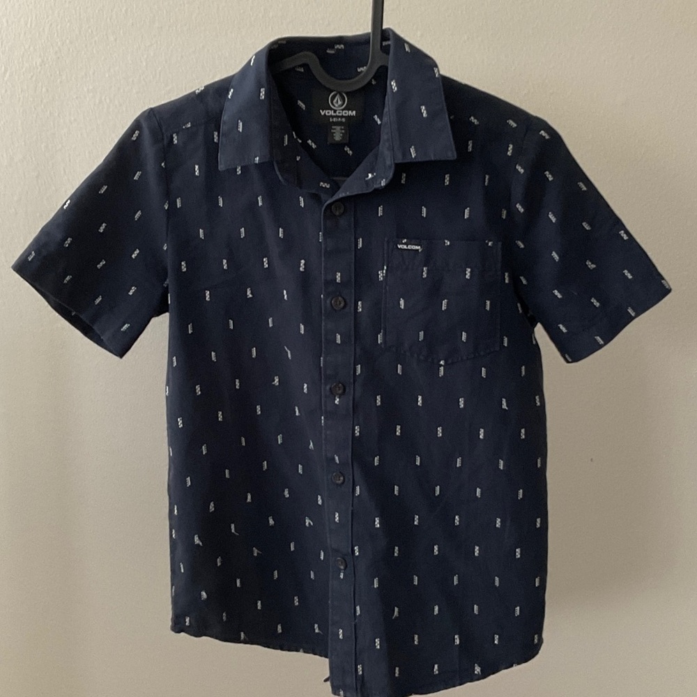Volcom Boy’s Dark Blue Patterned Button Down Shirt